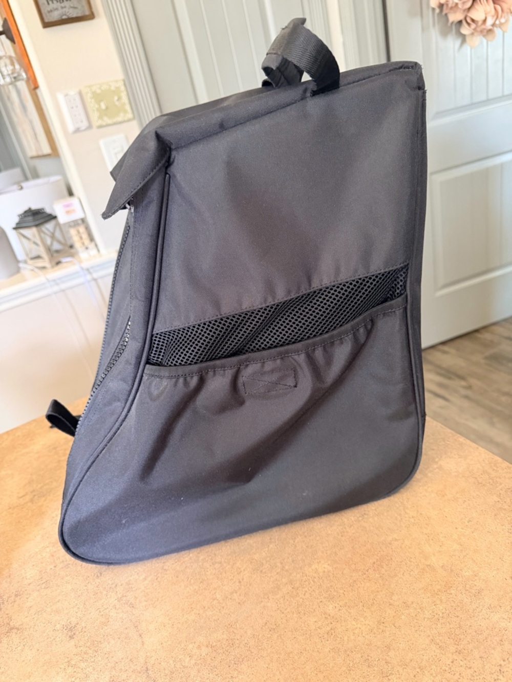 Hunter Black Single-Strap Sling Backpack with Logo Patch - Picture 6 of 6
